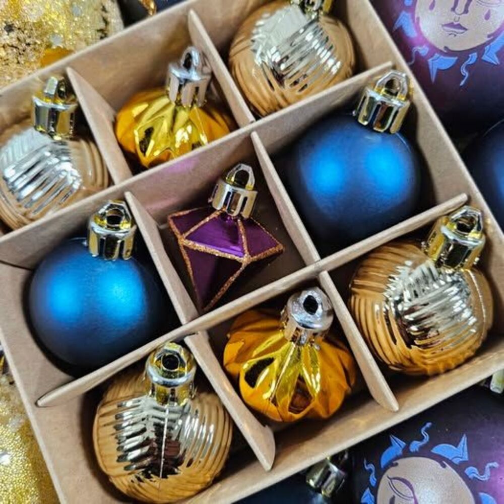 Witchy Halloween Ornament Set | Like New